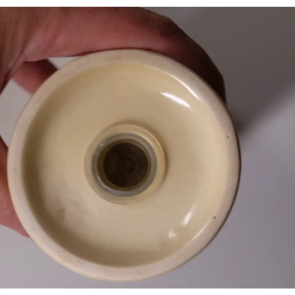 Pfaltzgraff Village Salt Pepper Shakers Vintage USA Cream Stoneware 6-25